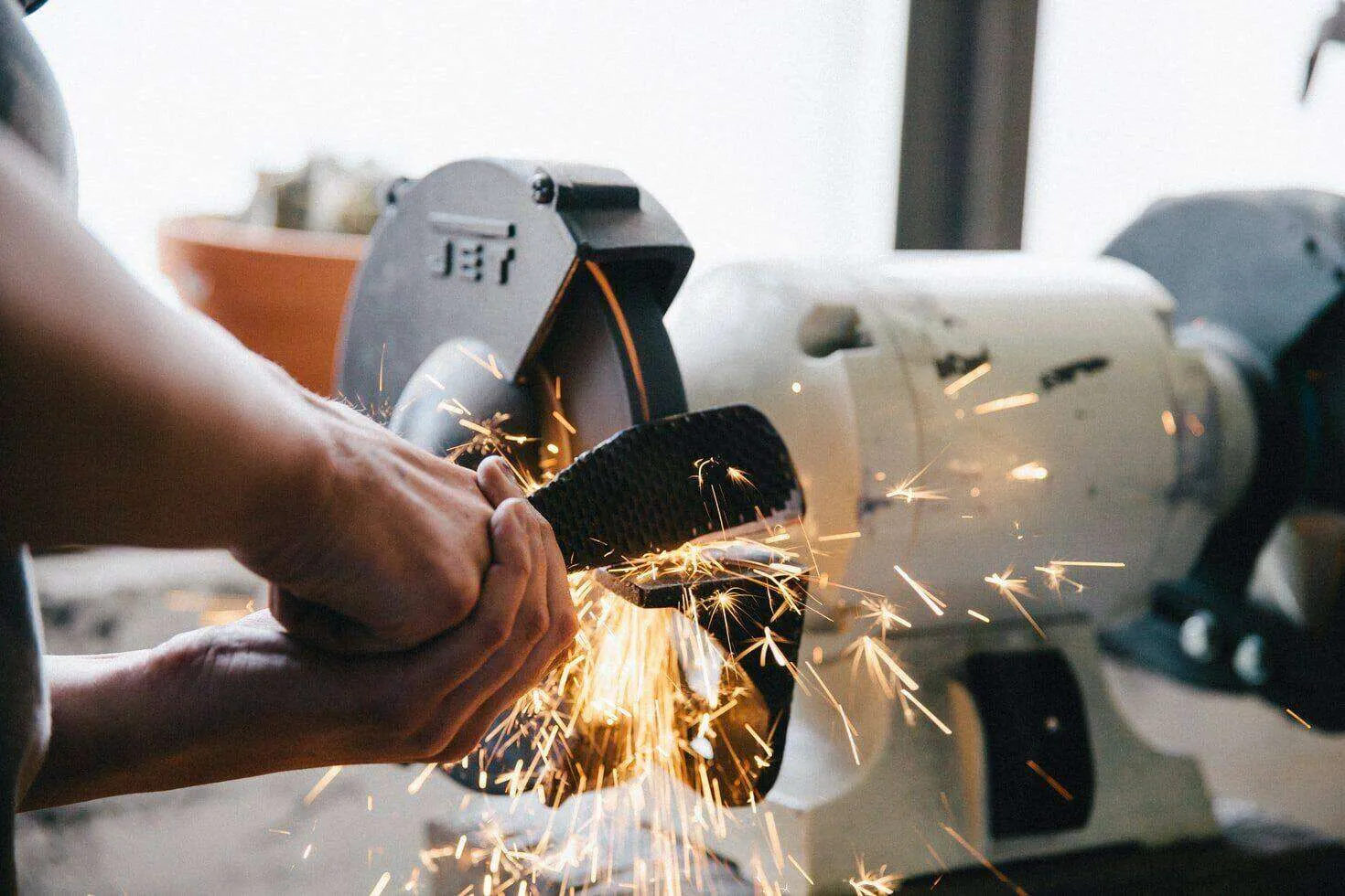 Featured image for What's the Difference Between Wood and Metal Lathes?